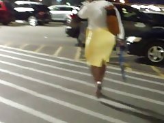 Solduri largi, milf strans fusta galben...