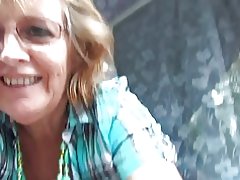 Doi oameni si un hot mature